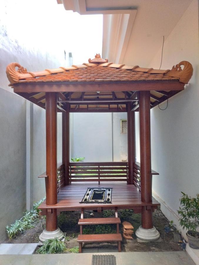 Omah Watu Homestay Yogyakarta Exterior photo